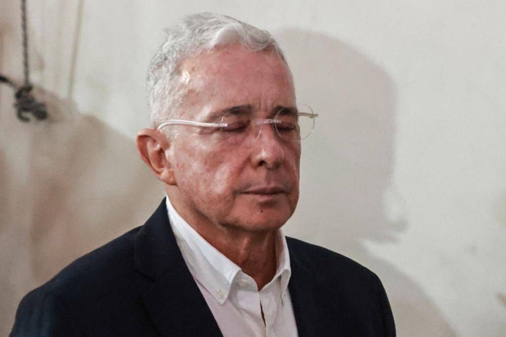 Colombia: el expresidente Uribe preso en su casa durante 12 años