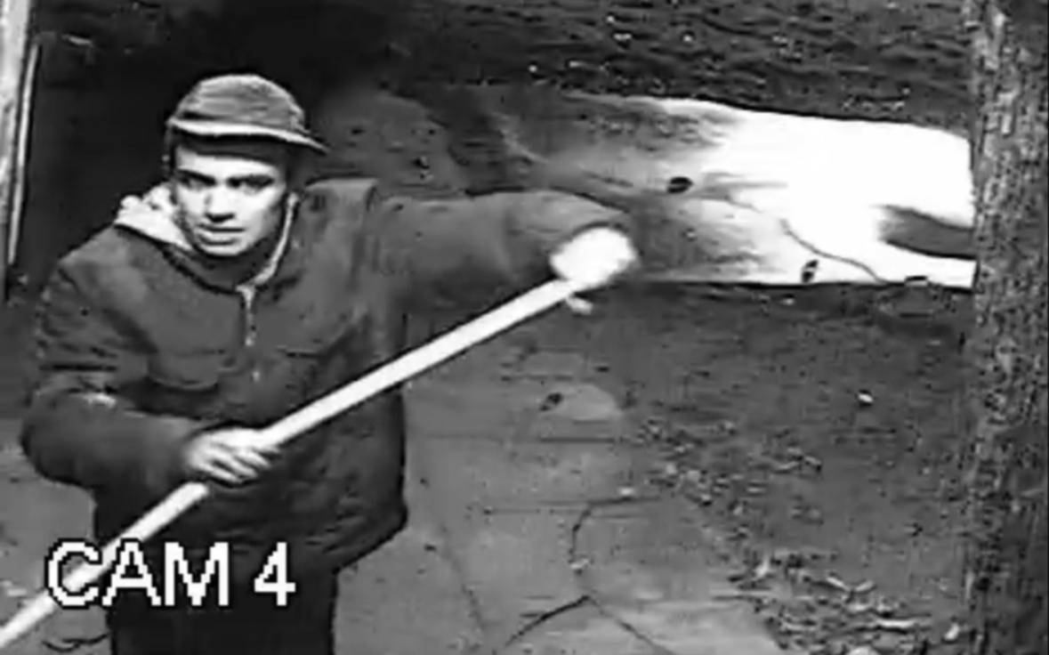 Intentó entrar a una casa de La Plata y no pudo derribar la puerta