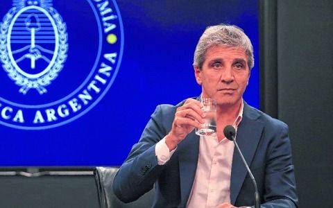 El cimbronazo económico le bajó el ruido a las disputas internas en tiempo electoral