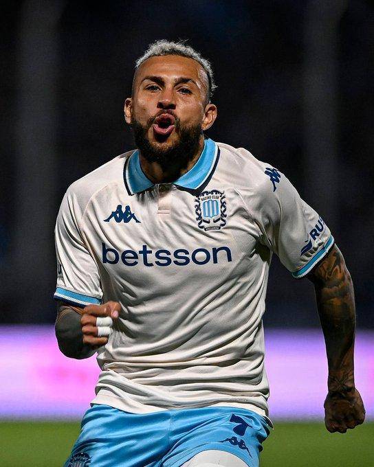 Racing pone las cartas en juego ante Riestra
