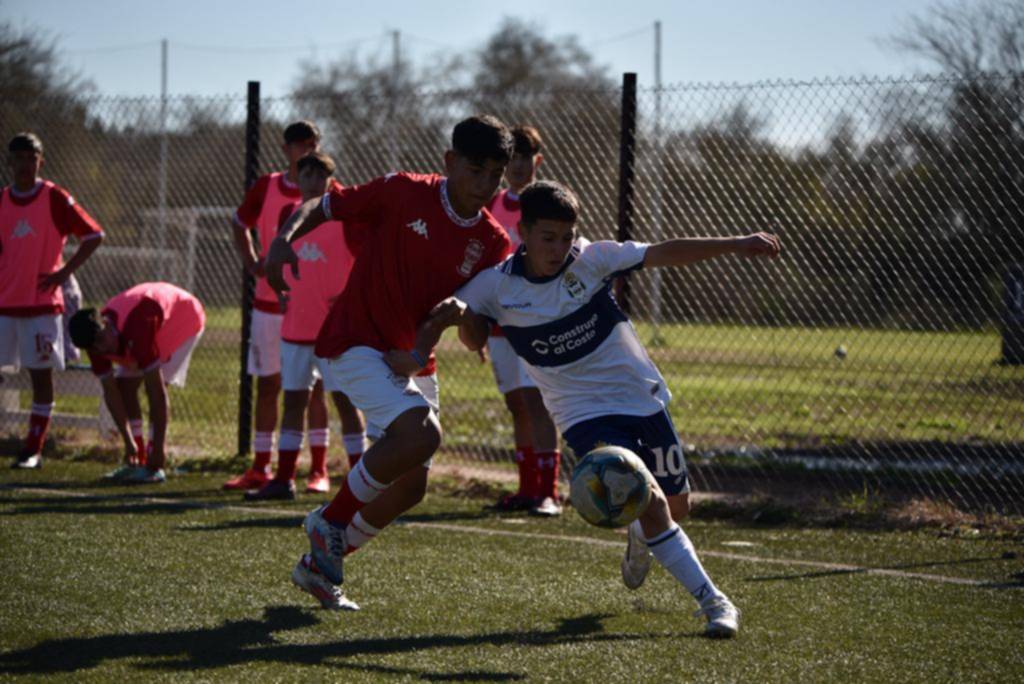 Resultados dispares para los pibes ante el Globo
