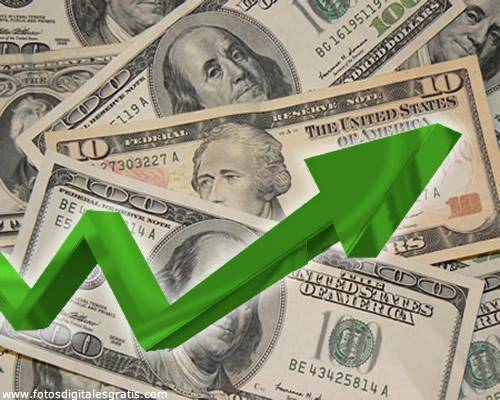 El dólar subió más de 13% en julio y el mercado espera un agosto agitado