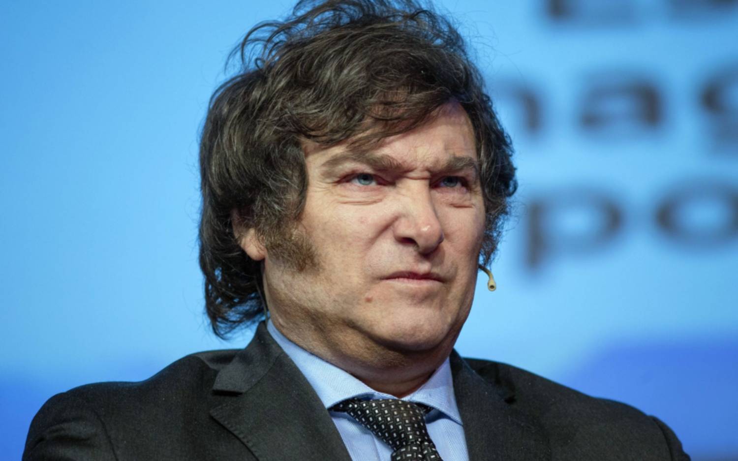 La imagen positiva de Javier Milei bajó un 4% en el último mes, según una encuesta
