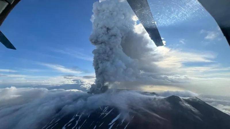 Un volcán entró en erupción en Kamchatka tras 450 años