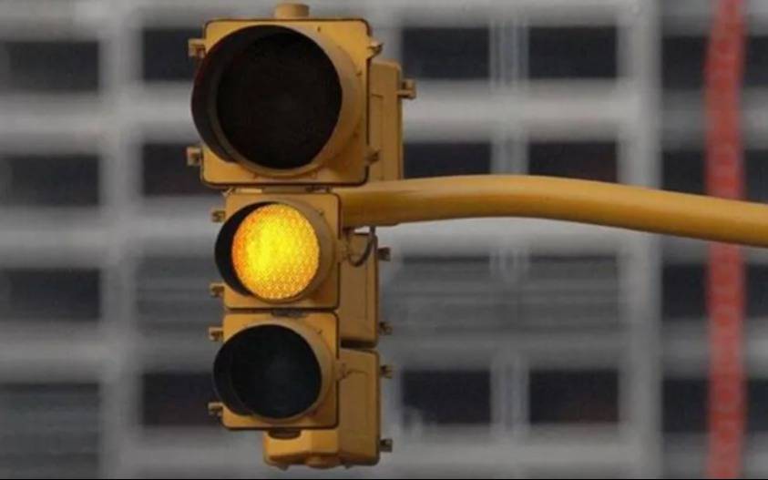 Restablecen servicio de semáforos en Quilmes Centro tras un corte de energía