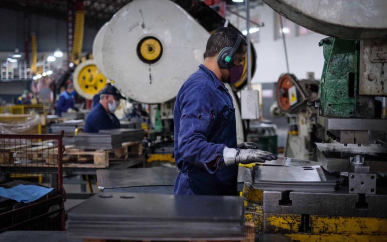 Crisis industrial: desde agosto de 2023 a hoy hubo una pérdida de 37 mil puestos de trabajo