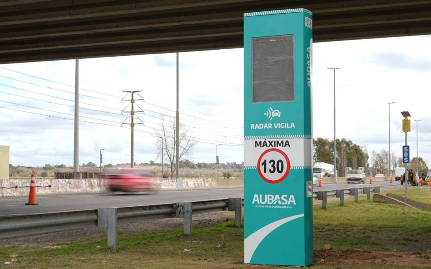 Autopista Buenos Aires - La Plata: uno por uno, a dónde instalaron los totems de control de velocidad