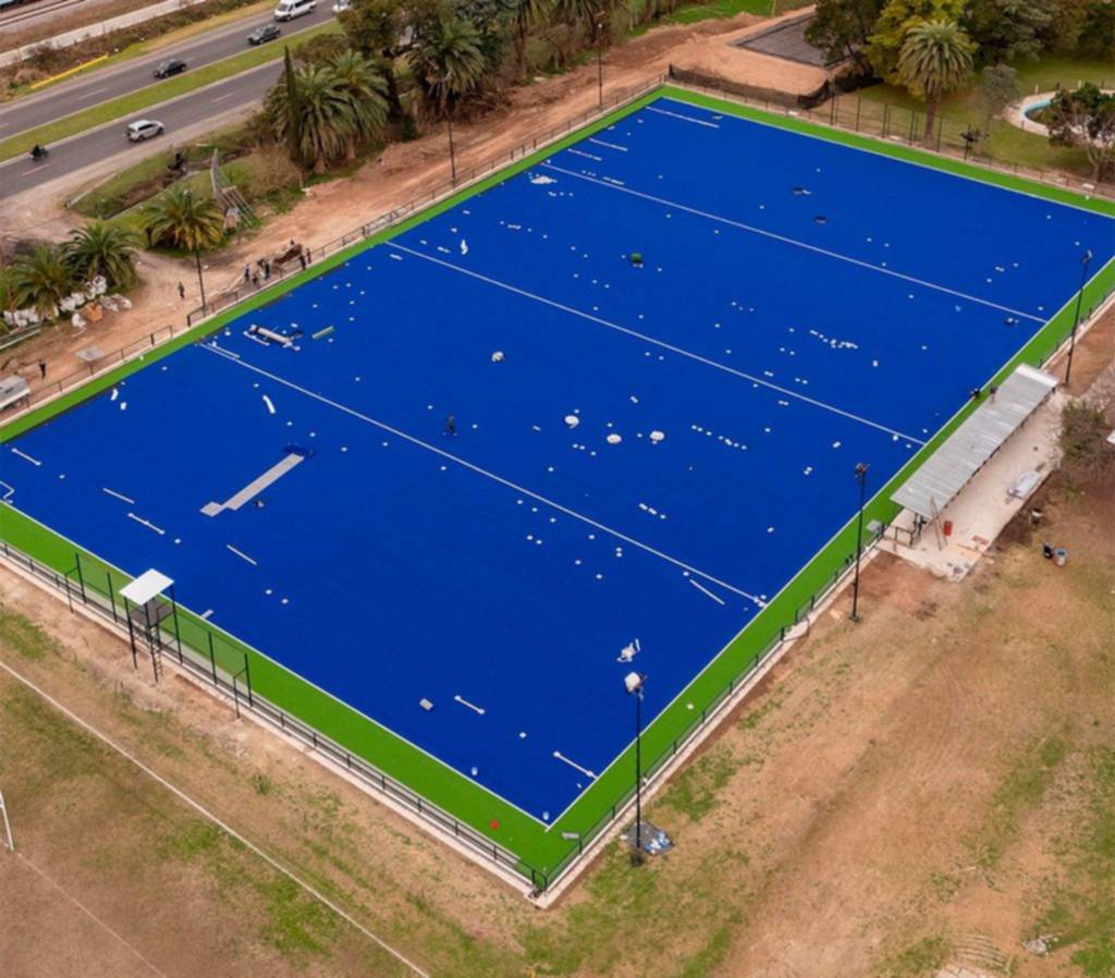 Todo listo, la “U” tiene su cancha de hockey de agua