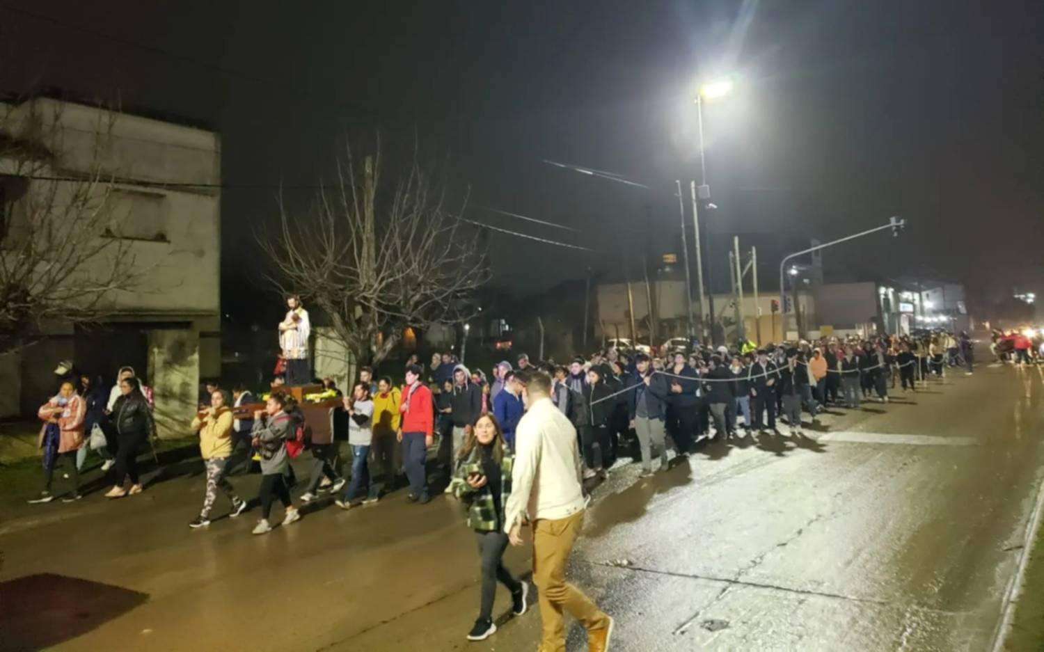Peregrinación por San Cayetano: esta noche, caminata de Olmos al santuario de La Plata