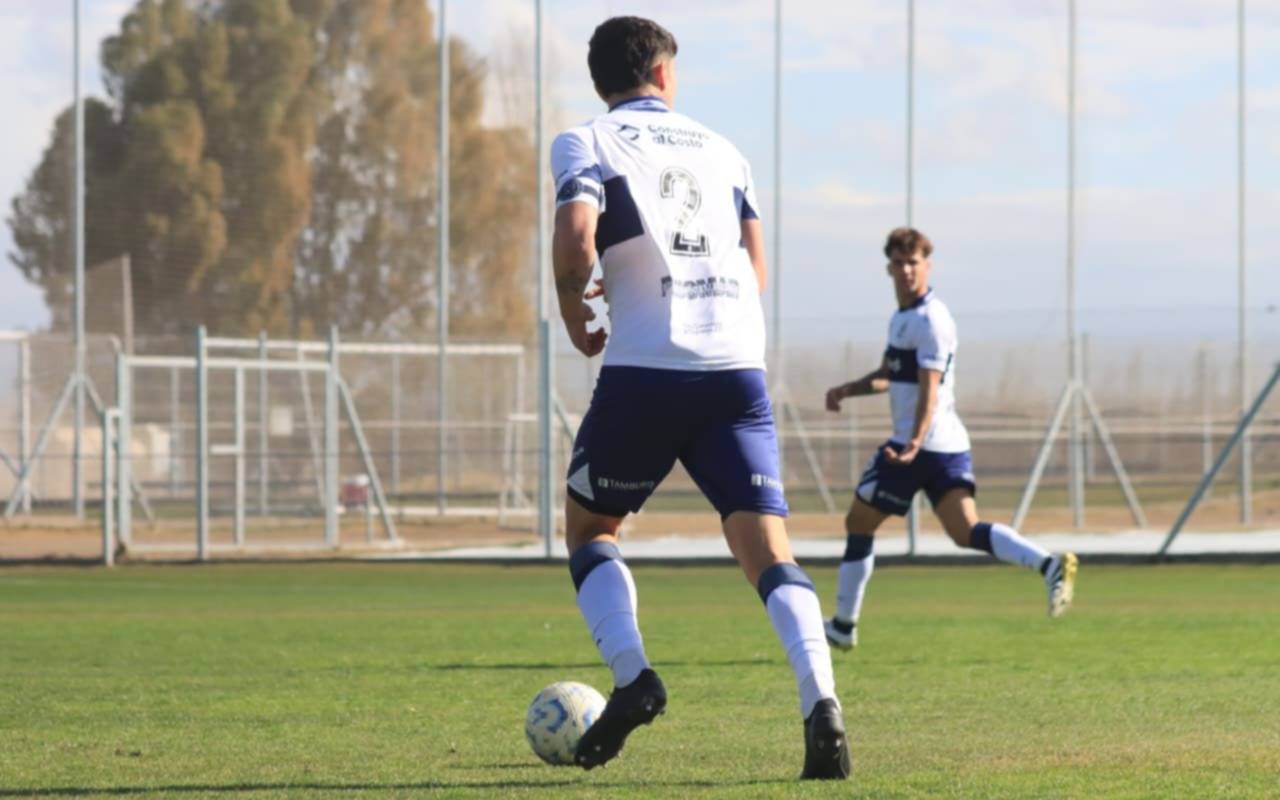 La Reserva del Lobo goleó 3 a 0 a Godoy Cruz de visitante con un golazo de Barros Schelotto y doblete de De Asís