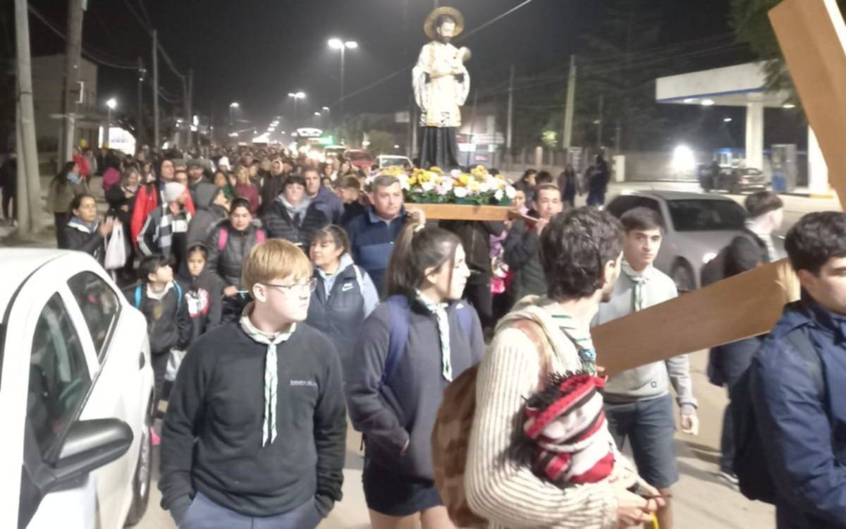 Cientos de devotos y una peregrinación de 10 kilómetros en La Plata para venerar a San Cayetano