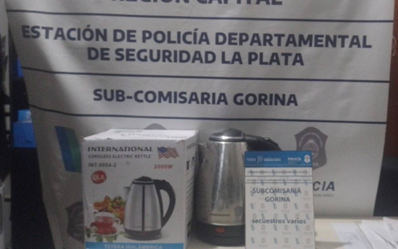 Robaron una escuela y la policía los atrapó en Gorina