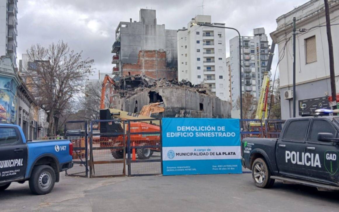Drama vecinal sin fin: una batería de pedidos por el incendio y derrumbe en La Plata