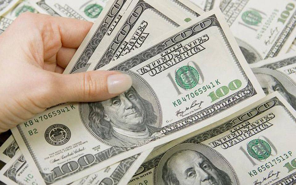 El dólar tuvo otro leve retroceso: a cuánto cerró este jueves 7 de agosto