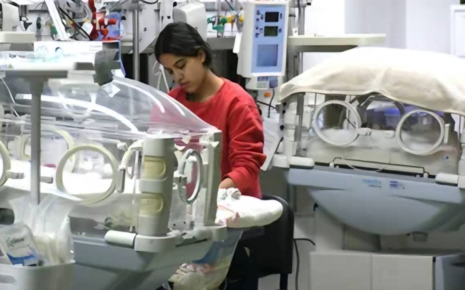 Bahía Blanca: el Hospital Penna recibió incubadoras tras la inundación que dañó Neonatología