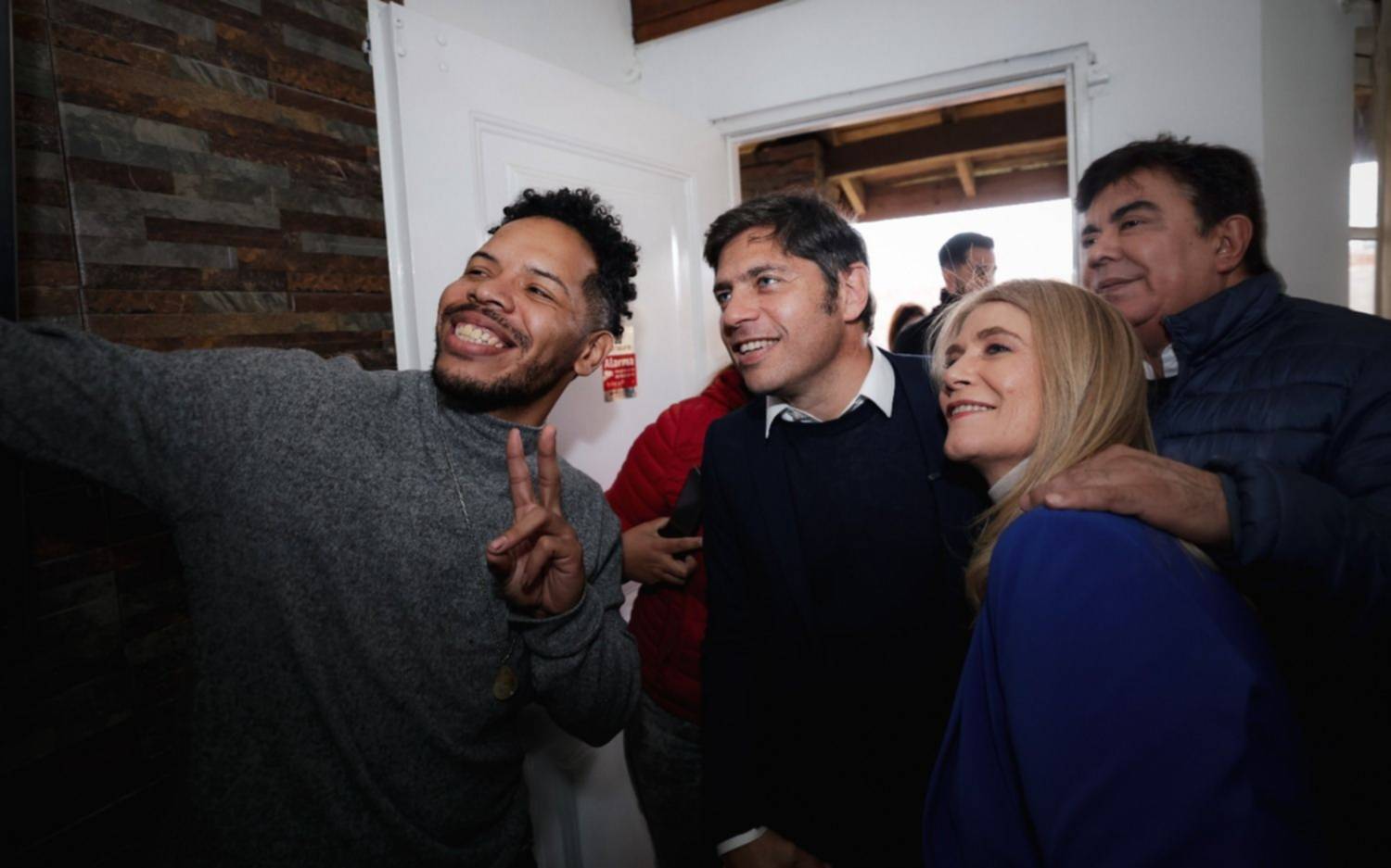 Axel Kicillof: "Javier Milei vino un rato a sacarse una foto, pero no se anima a caminar los barrios de La Matanza"