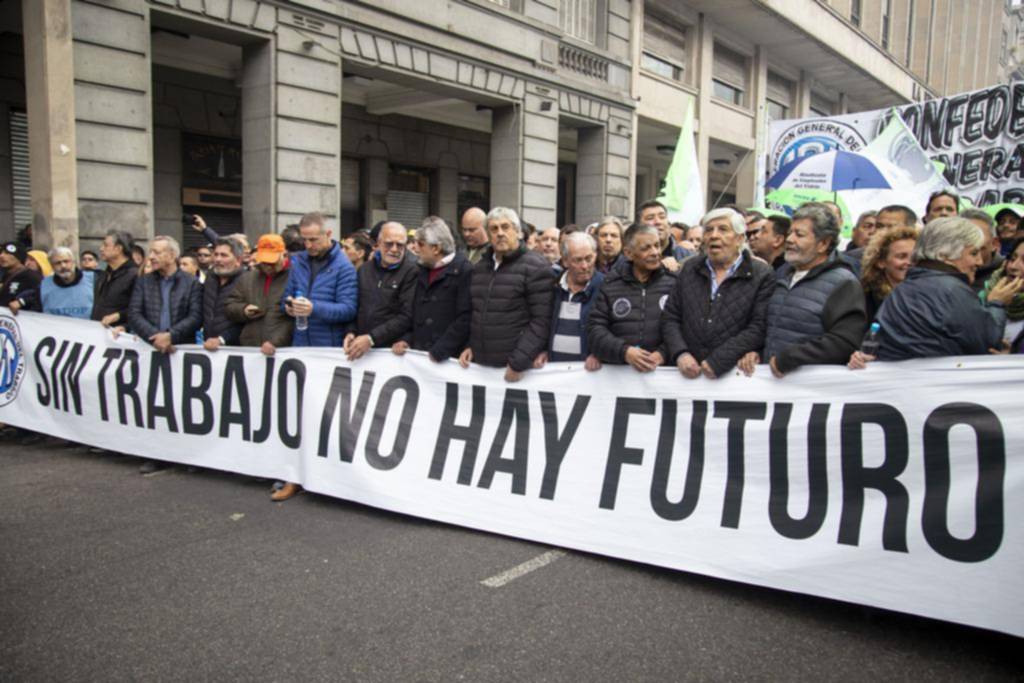La CGT marchó con críticas a Milei, pero envió señales de diálogo