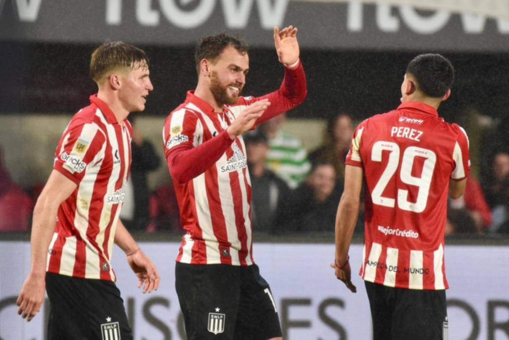 González Pirez tuvo su bautismo de gol y los pibes respondieron