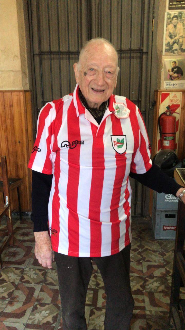 Camiseta que lo emocionó en un duro momento