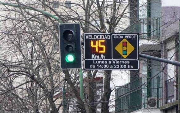 Más "onda verde" en La Plata: se implementará en dos corredores de Zona Norte y en Los Hornos