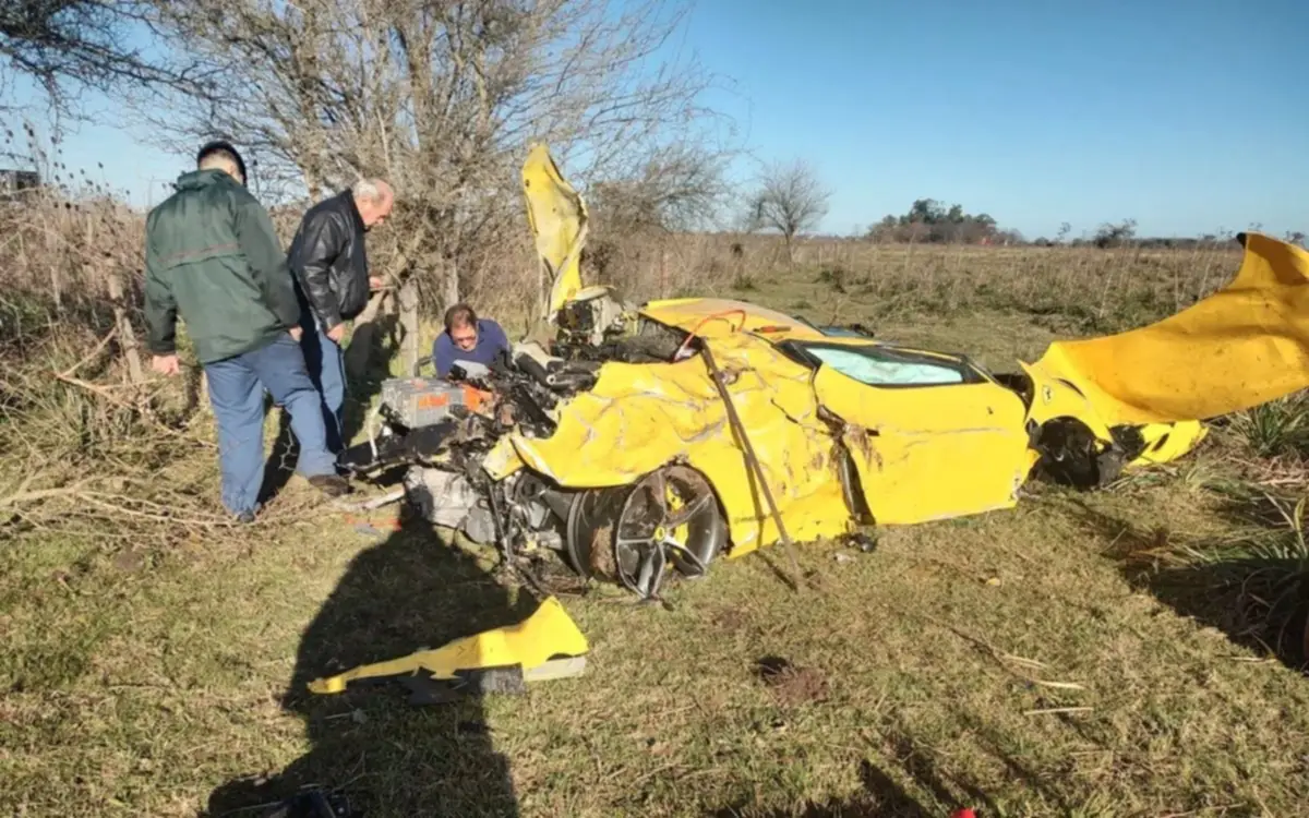 A 50 km de La Plata: ¿Quién era el conductor que destrozó una Ferrari que cuesta más de un millón de dólares en Ruta 6?