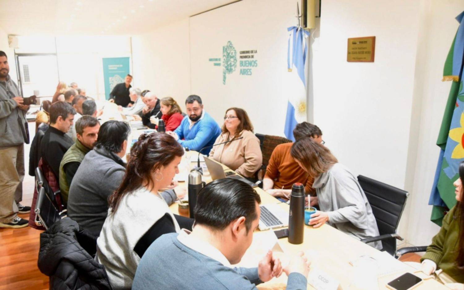 Paritaria bonaerense a cuarto intermedio: hubo oferta de aumento a estatales y docentes, pero "insuficiente" para los gremios