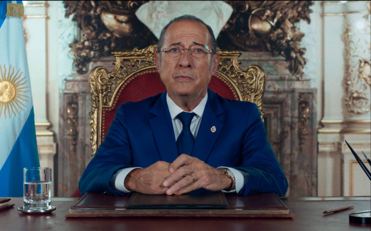 “Homo Argentum”: Guillermo Francella y una actuación camaleónica en 16 actos