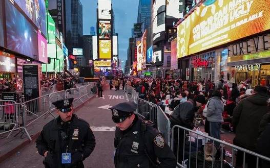 VIDEO.- Tiros y corridas en el corazón de Nueva York: adolescente abrió fuego en el Times Square y hay varios heridos