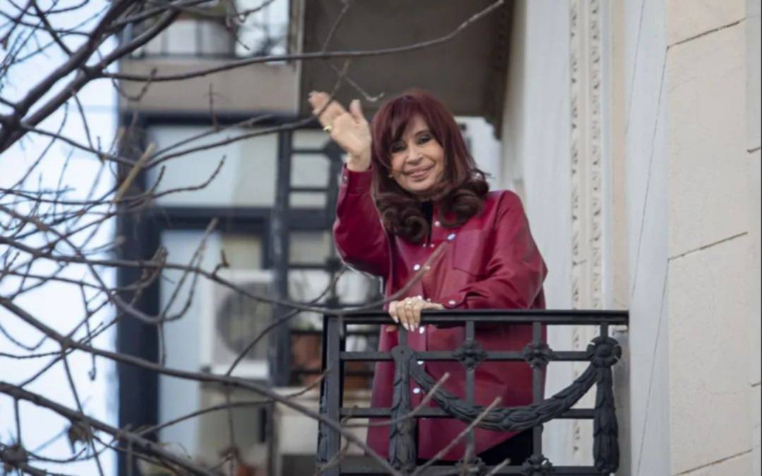 Cristina Kirchner a Javier Milei: “Te van a sacar con chaleco de fuerza”