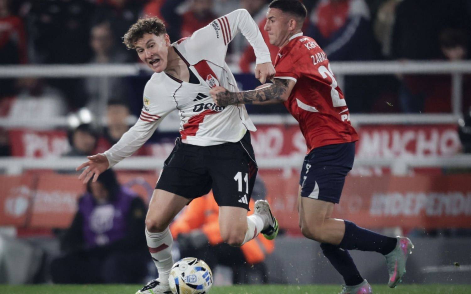 Con el VAR como protagonsita, Independiente y River empataron en Avellaneda