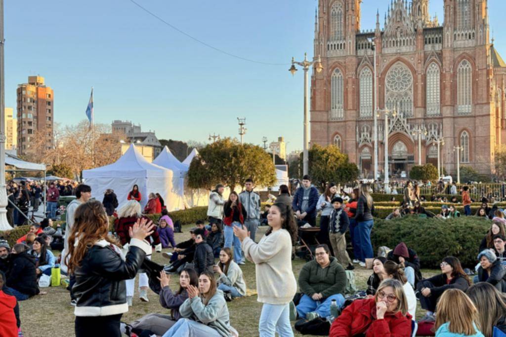 Con sol y música: otro finde de plazas llenas