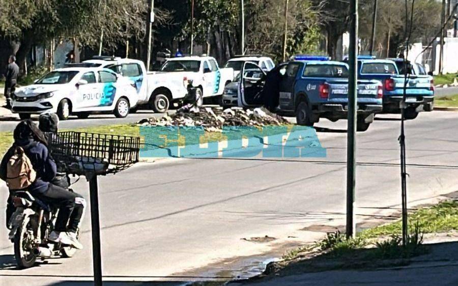 Tiros, venta de drogas y nenes corriendo en La Plata
