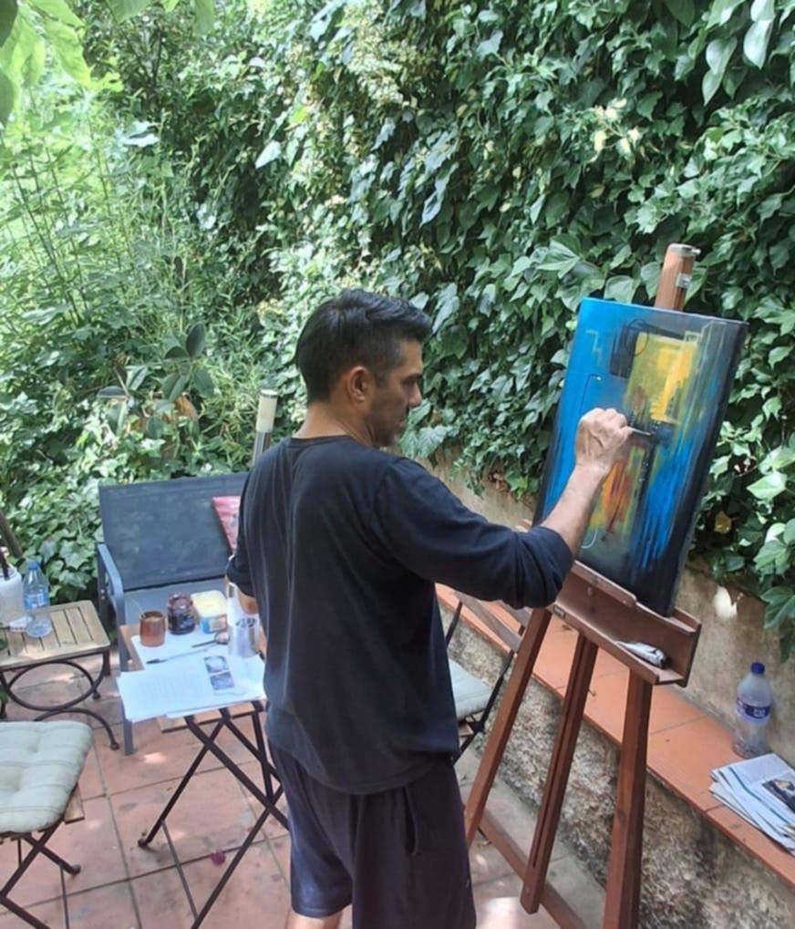 De pintar remeras a exponer en Europa: travesía de un artista local
