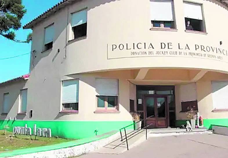 Indagaron a 3 policías acusados de tratos denigrantes en una seccional