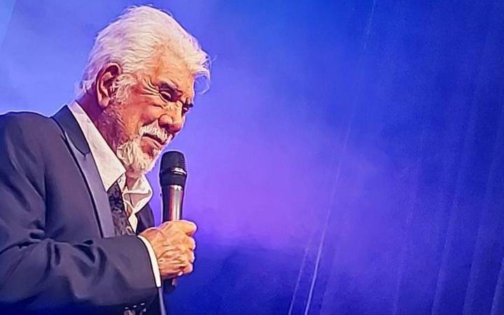 Raúl Lavié más joven que nunca: "Sigo con mis sueños intactos y estoy por cumplir 88 años"