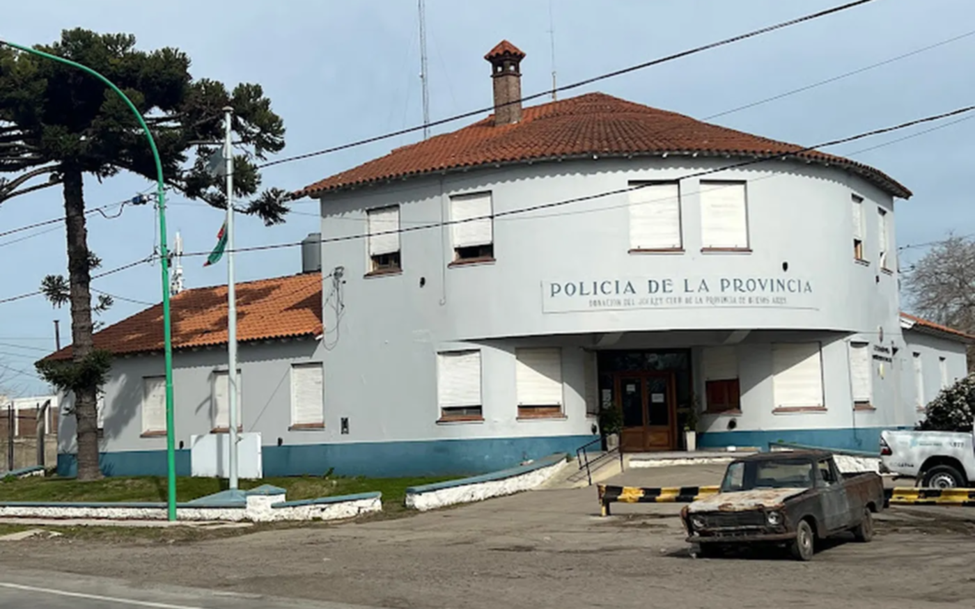Indagaron a 3 policías acusados de tratos denigrantes en una seccional