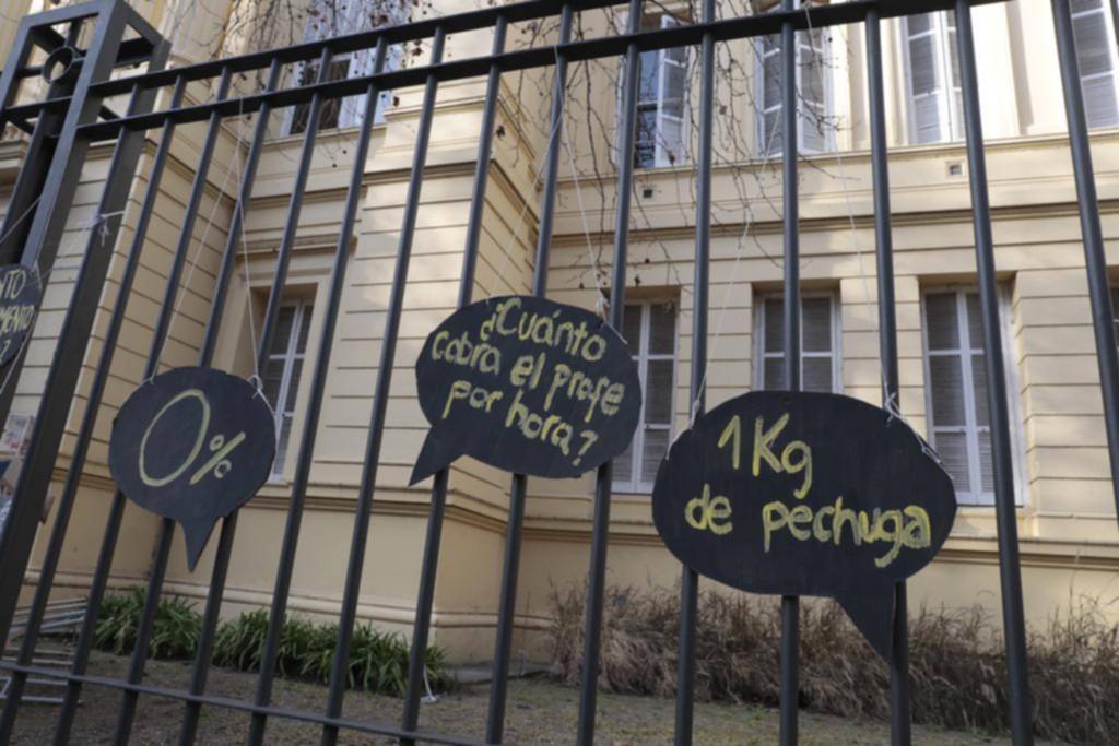 Con alto acatamiento arrancó el paro docente en la Universidad