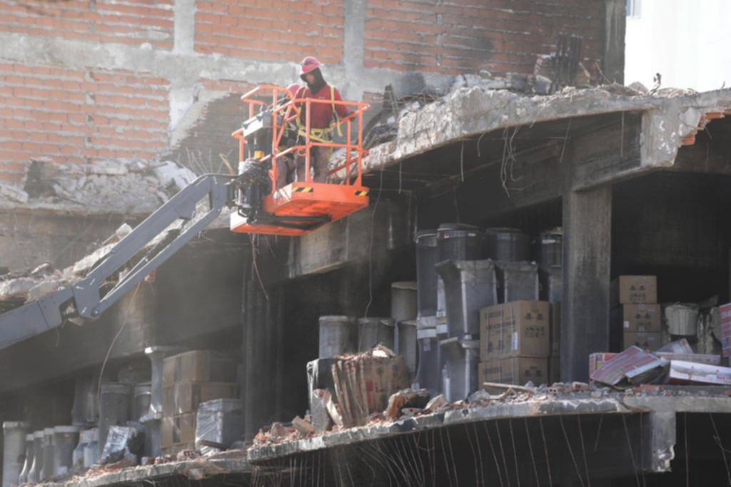 La demolición paralizada y se afianza el riesgo de una extensión de plazos