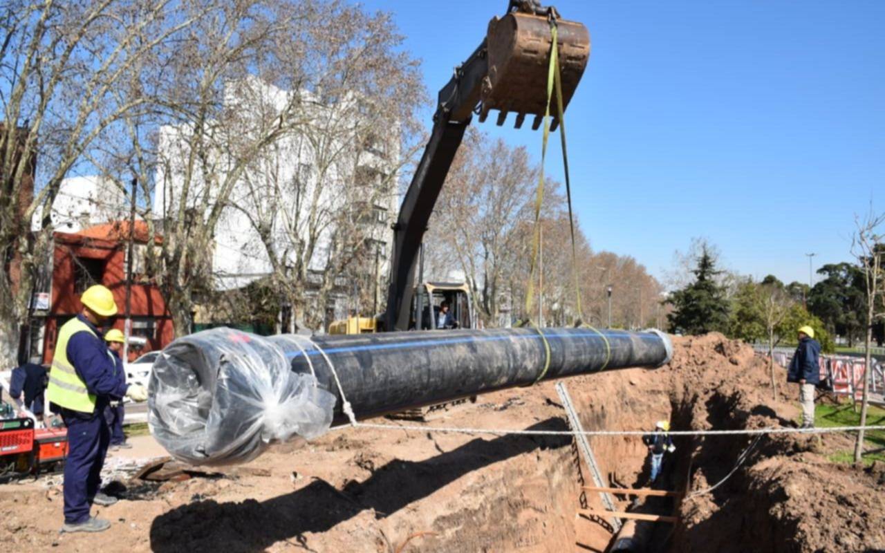 Avanzan las obras del acueducto sobre Avenida 32 para mejorar el servicio de agua en La Plata