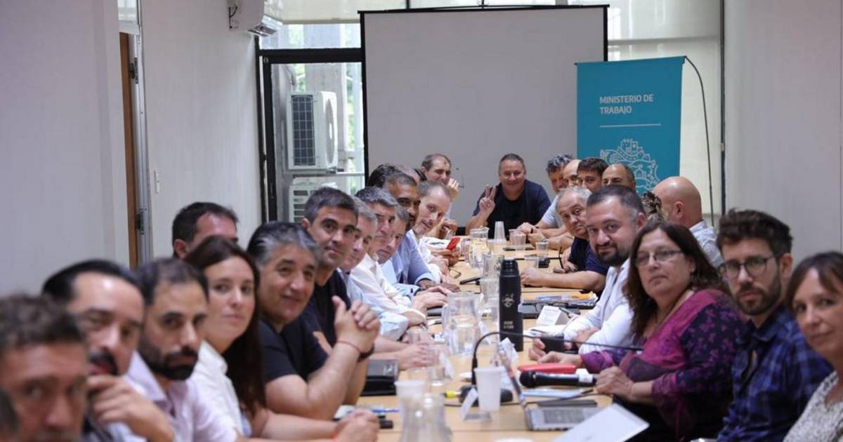 La reacción de los gremios estatales y docentes a la oferta de aumento ...