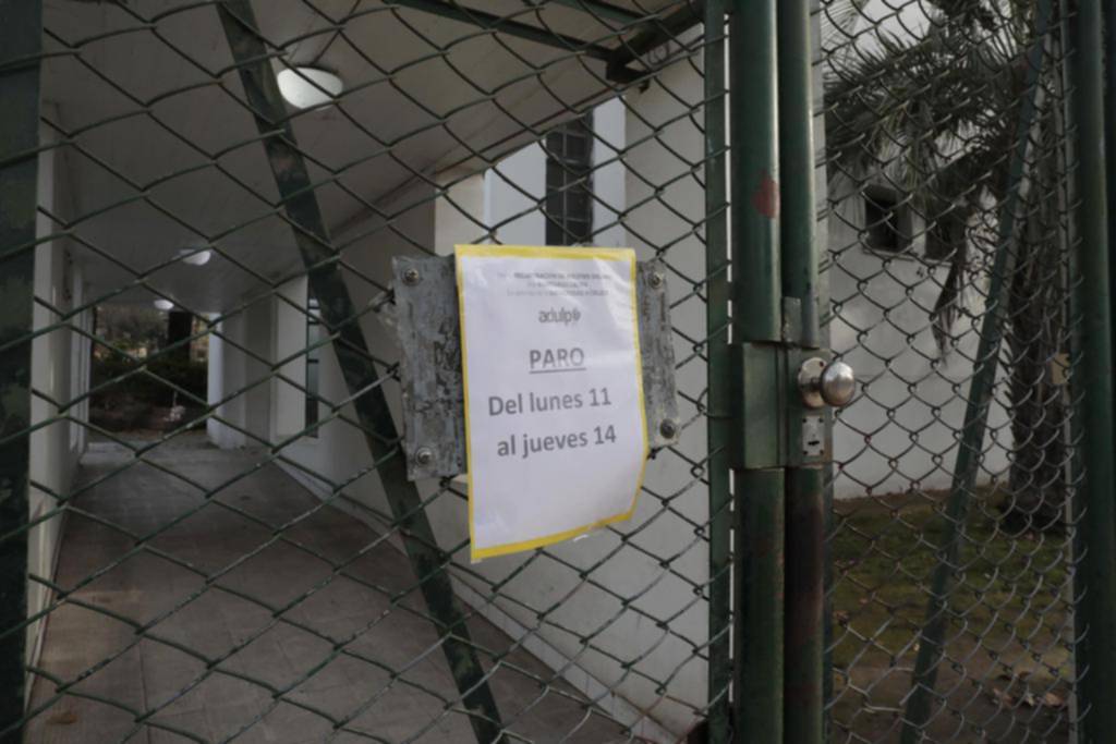 Docentes universitarios retoman la huelga: clases afectadas en facultades y colegios de la UNLP
