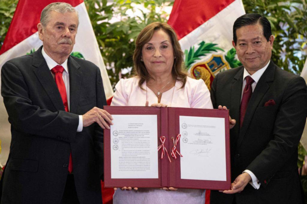 Polémica: Perú promulgó una ley de amnistía para policías y militares