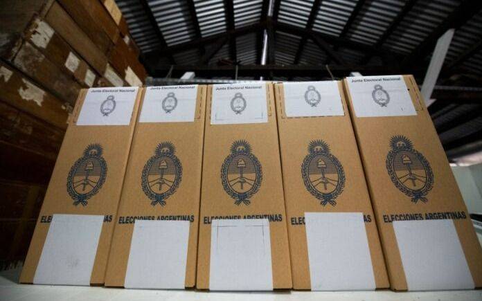 Comenzó el proceso de armado y distribución de urnas para las elecciones en Provincia