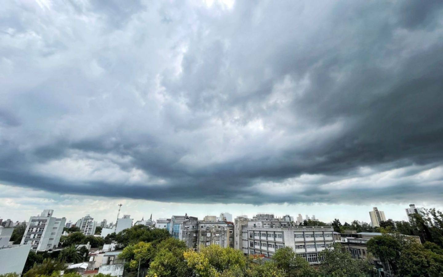 Fenómeno climático | La tormenta de Santa Rosa, más cerca: cuándo podría llegar a La Plata y qué dice el SMN