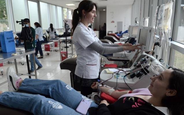Dura advertencia en La Plata: bajó 50% la cantidad de donantes de sangre y solicitan dadores