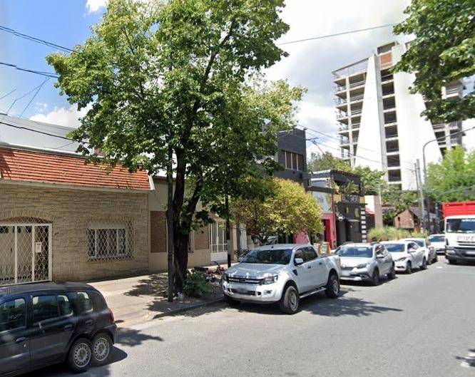 Forzaron la claraboya de una casa, se metieron y robaron una fortuna