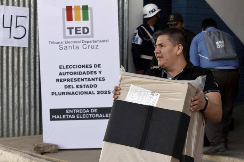 Bolivia elige presidente, sacudida por una crisis económica muy grave