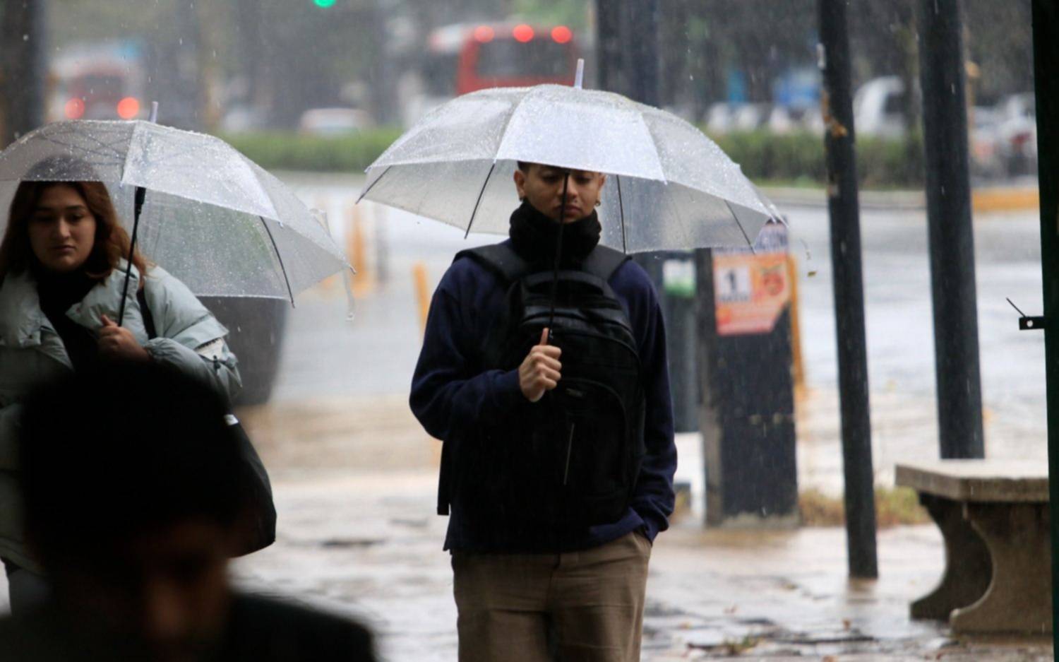 Elevan el alerta a "Amarillo" en La Plata por lluvias y tormentas fuertes