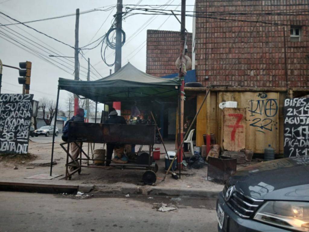 Piden controles bromatológicos por una parrilla en 72 y 122