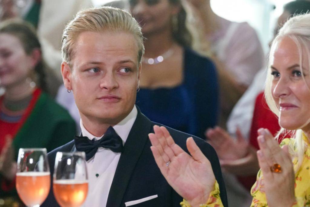 Imputan por violación al hijo de la princesa heredera al trono de Noruega